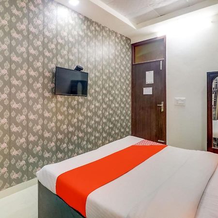 Hôtel Oyo 74060 Taj Residency à New Delhi Extérieur photo