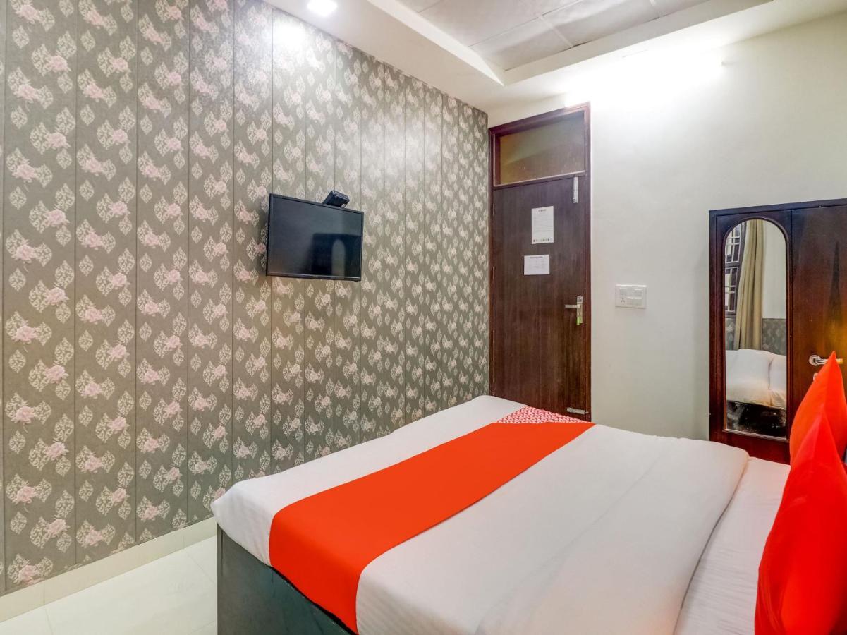 Hôtel Oyo 74060 Taj Residency à New Delhi Extérieur photo