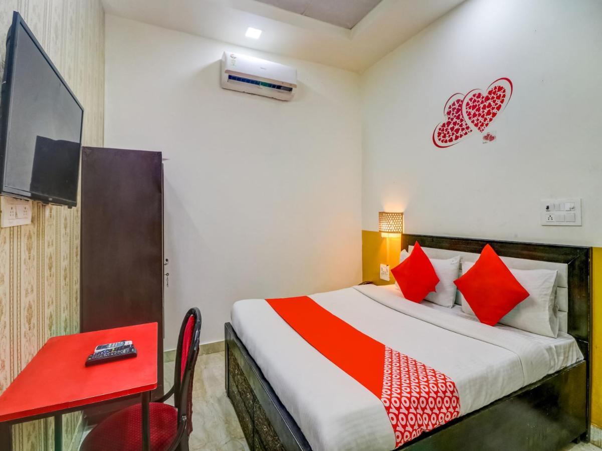 Hôtel Oyo 74060 Taj Residency à New Delhi Extérieur photo