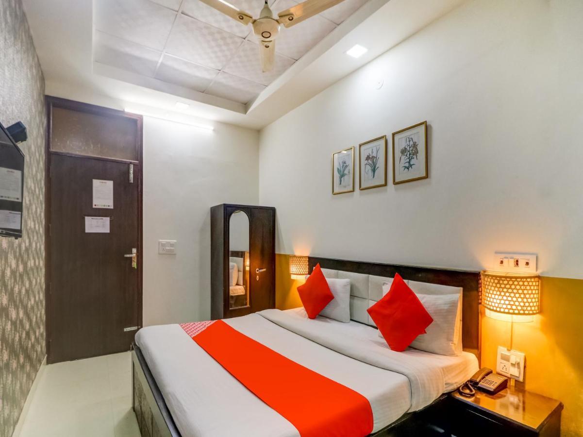 Hôtel Oyo 74060 Taj Residency à New Delhi Extérieur photo