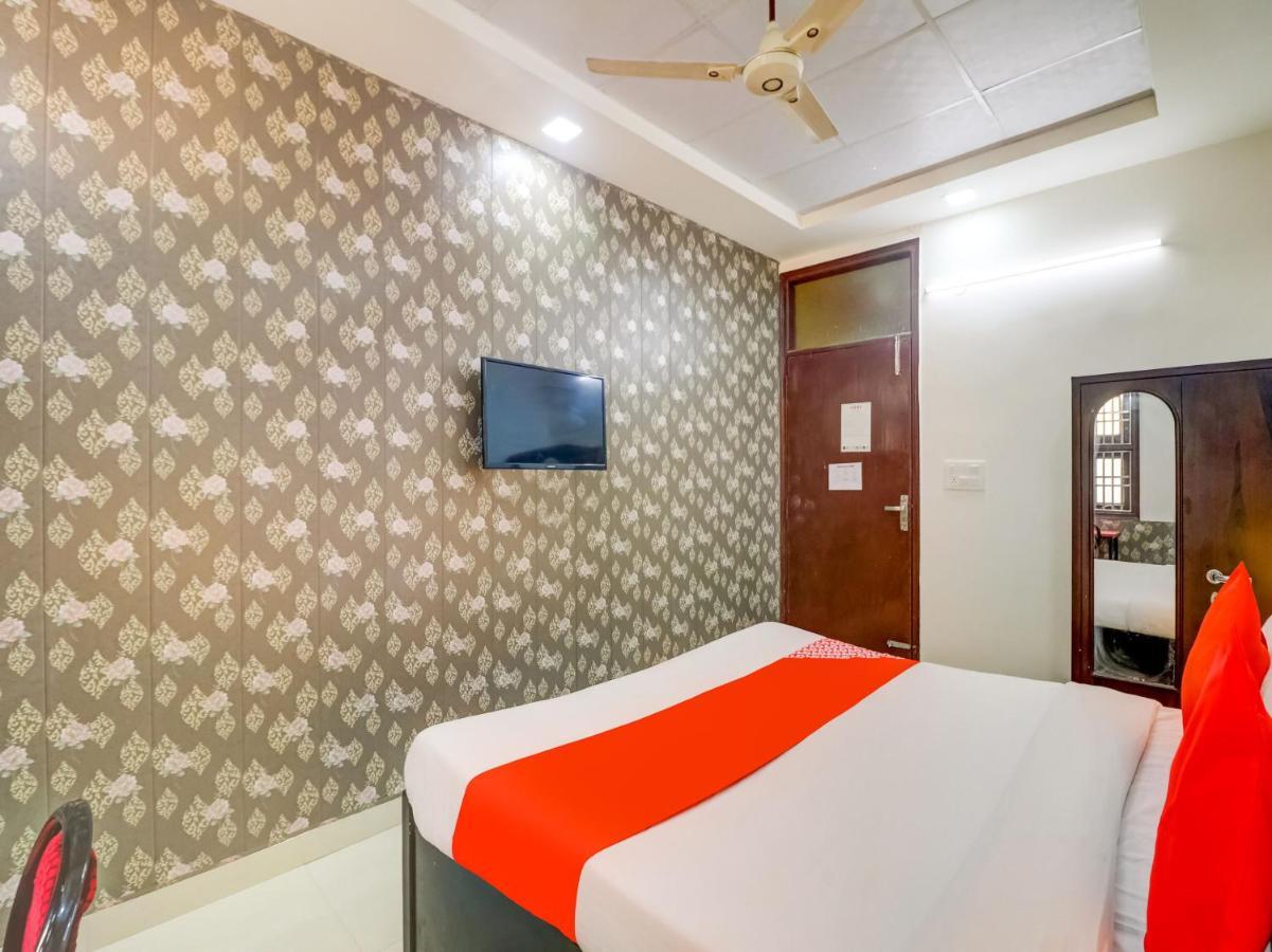 Hôtel Oyo 74060 Taj Residency à New Delhi Extérieur photo